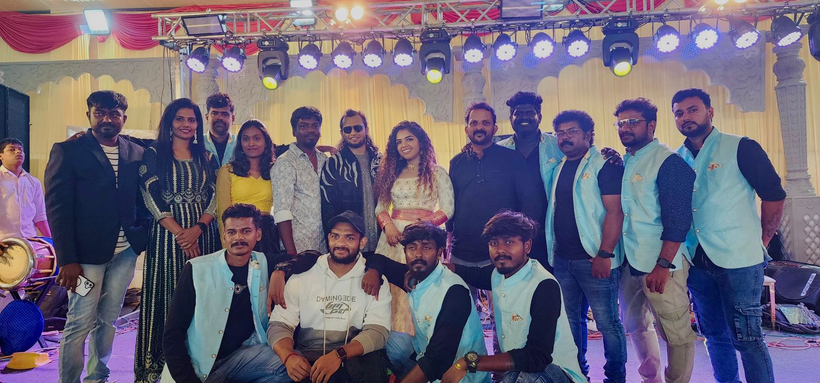 Alaikka band performing at wedding stage